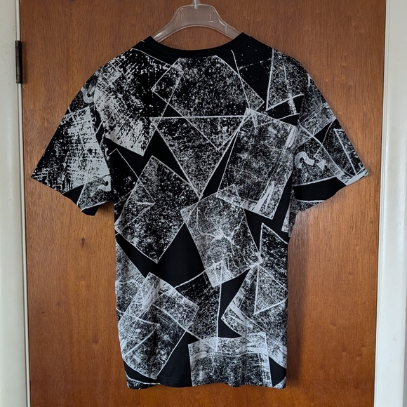 GUESS Eco Edric Signature T-shirt Men's Size XL NEW! - Picture 4 of 4